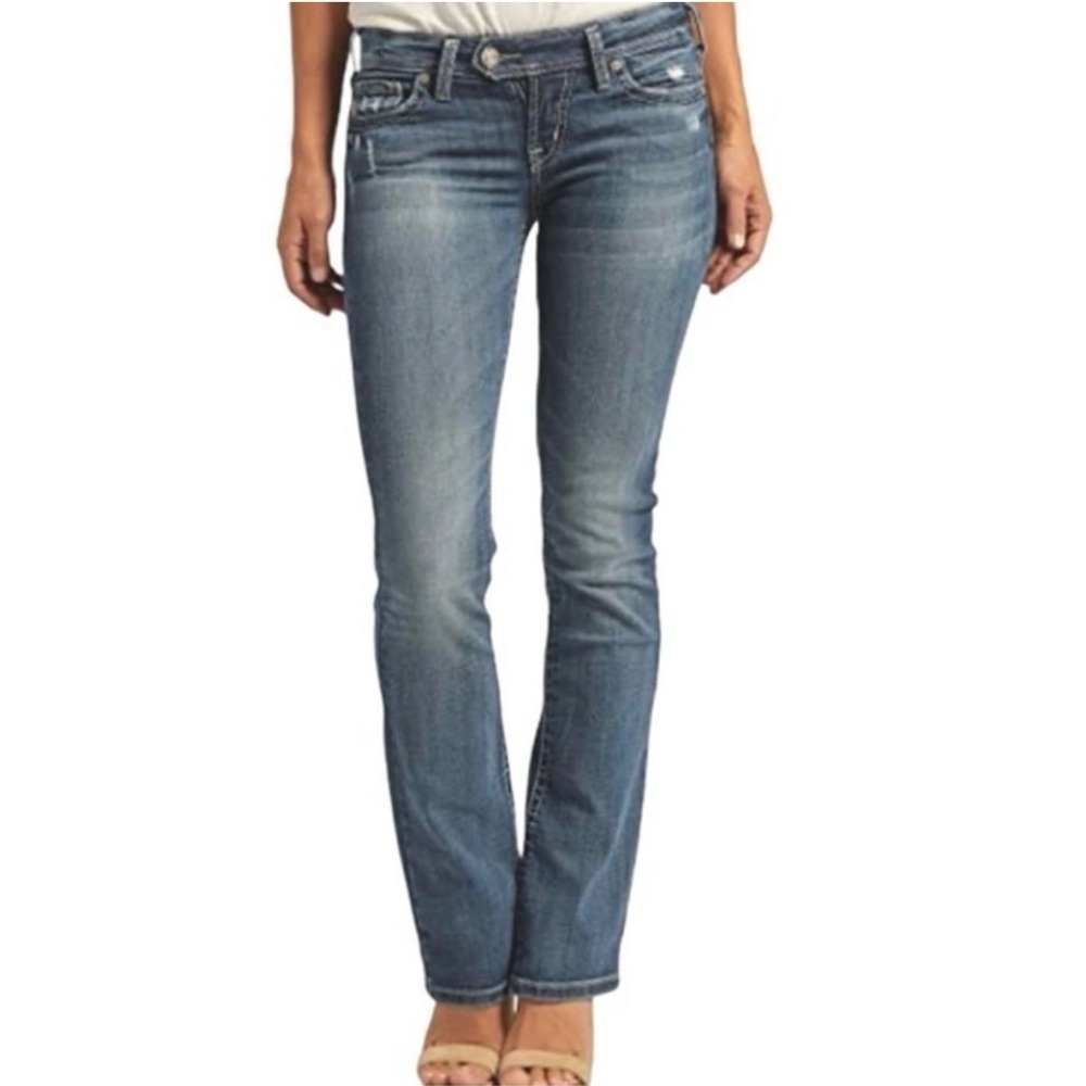 Silver “Tina” Slim Fit Flare Mid Rise Stretchy Figure Flattering Jeans Size 32